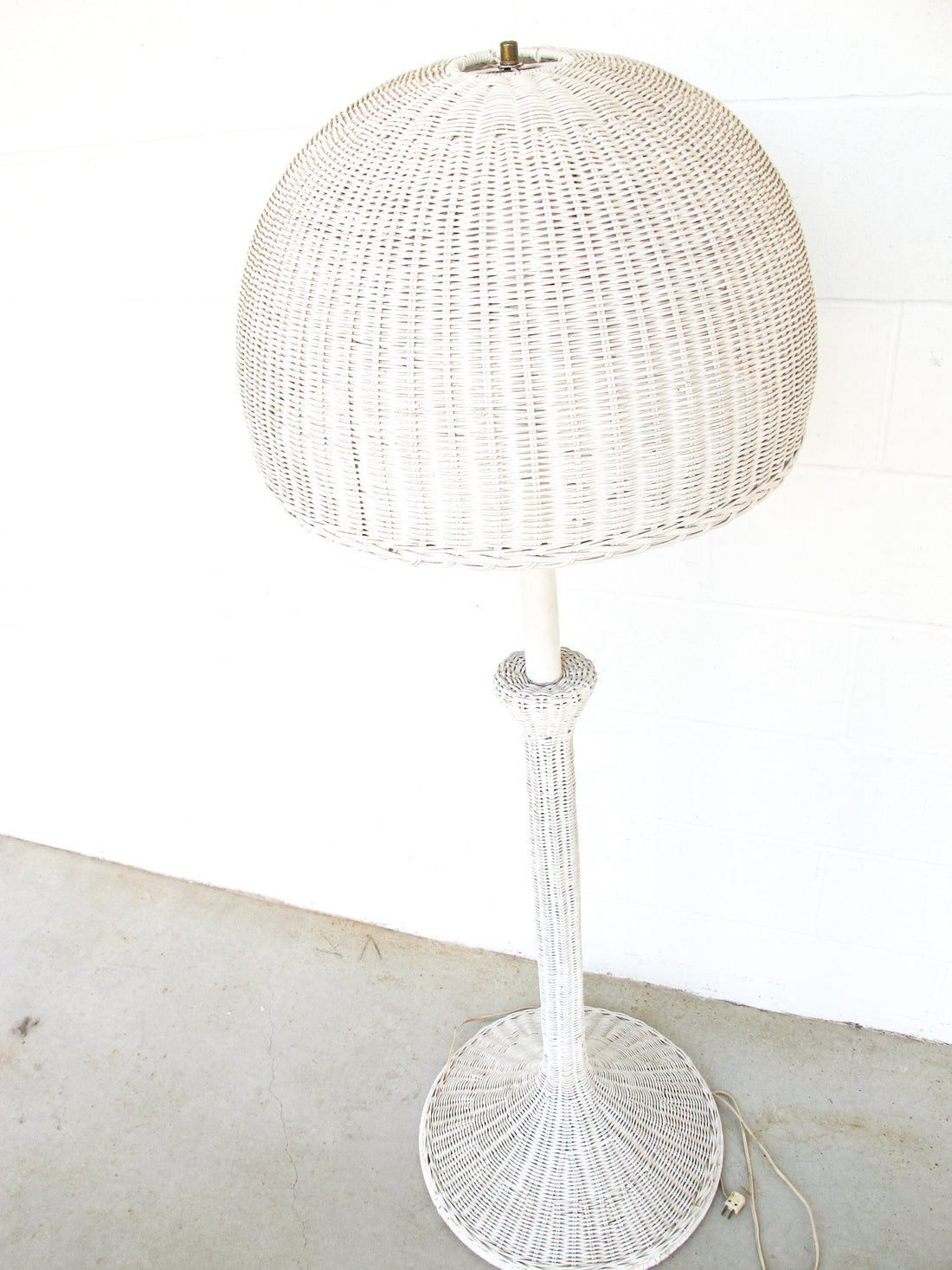 Art Deco style White Wicker Floor Lamp