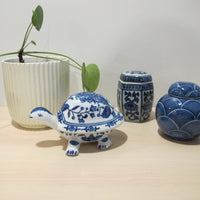Porcelain Vase Boxes Blue and White Porcelain Fish Frog Turtle Ginger Jar