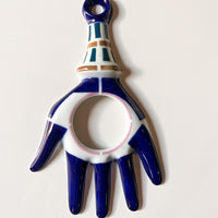 Galecia sangadelos Protective hand in porcelain spain