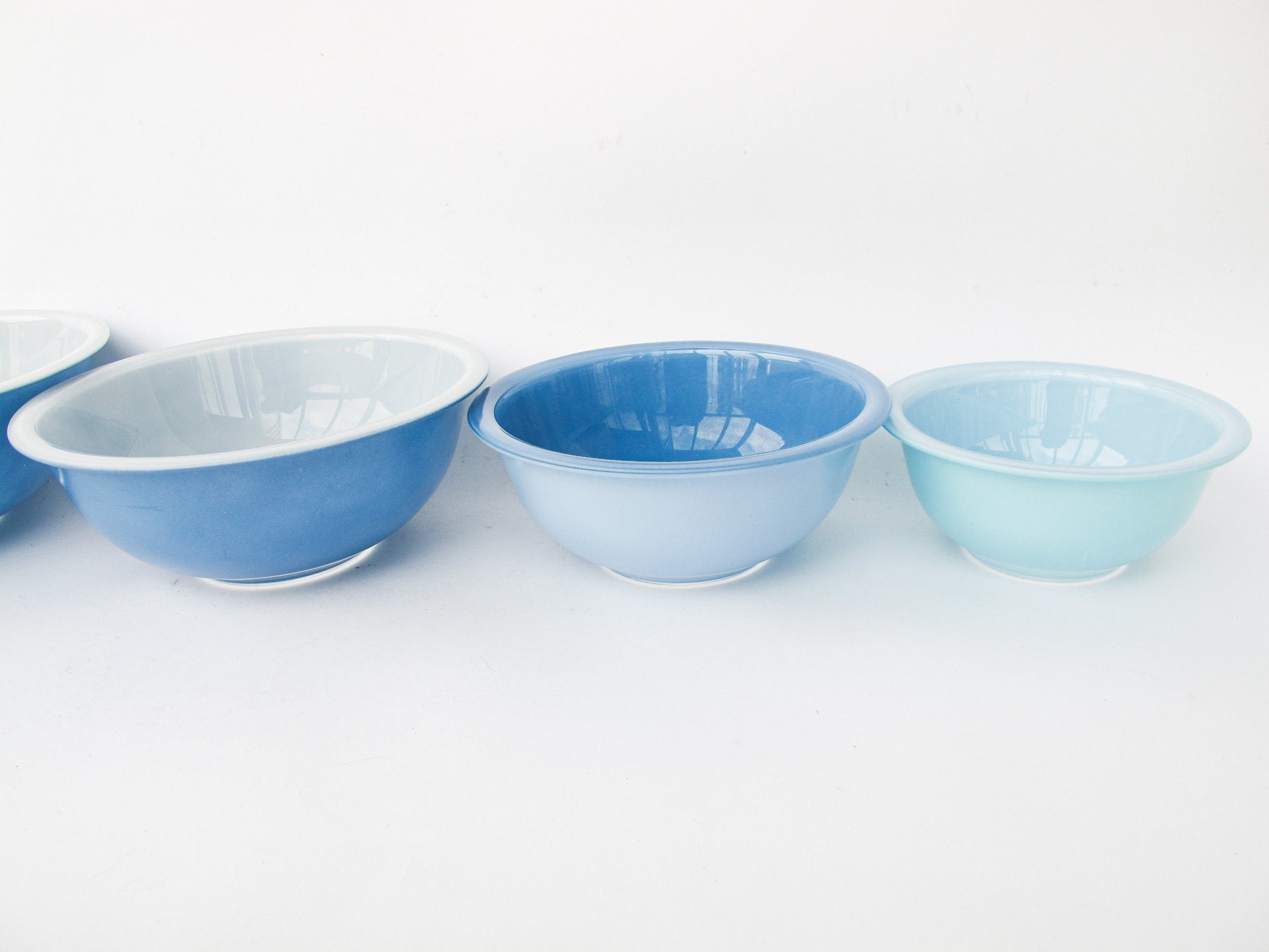 Blue pyrex nesting outlet bowls