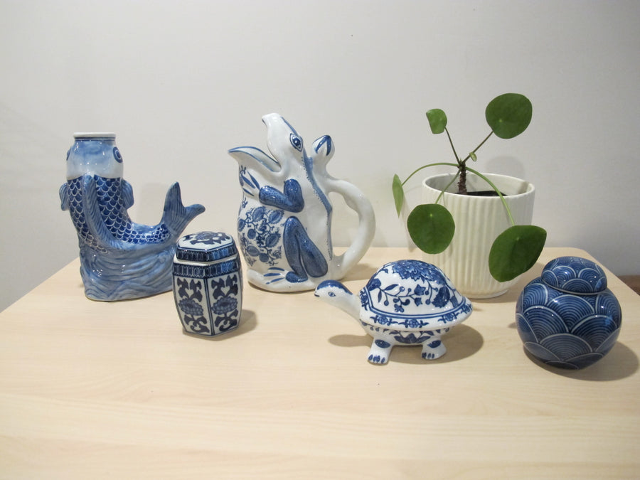 Porcelain Vase Boxes Blue and White Porcelain Fish Frog Turtle Ginger Jar