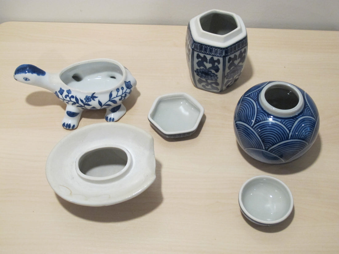 Porcelain Vase Boxes Blue and White Porcelain Fish Frog Turtle Ginger Jar