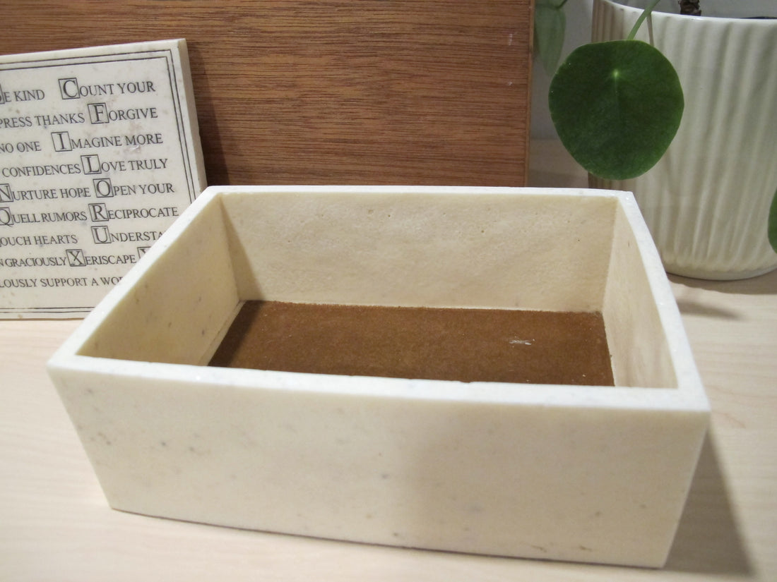 White Resin Box ABCs of Life R. Stewart 2005