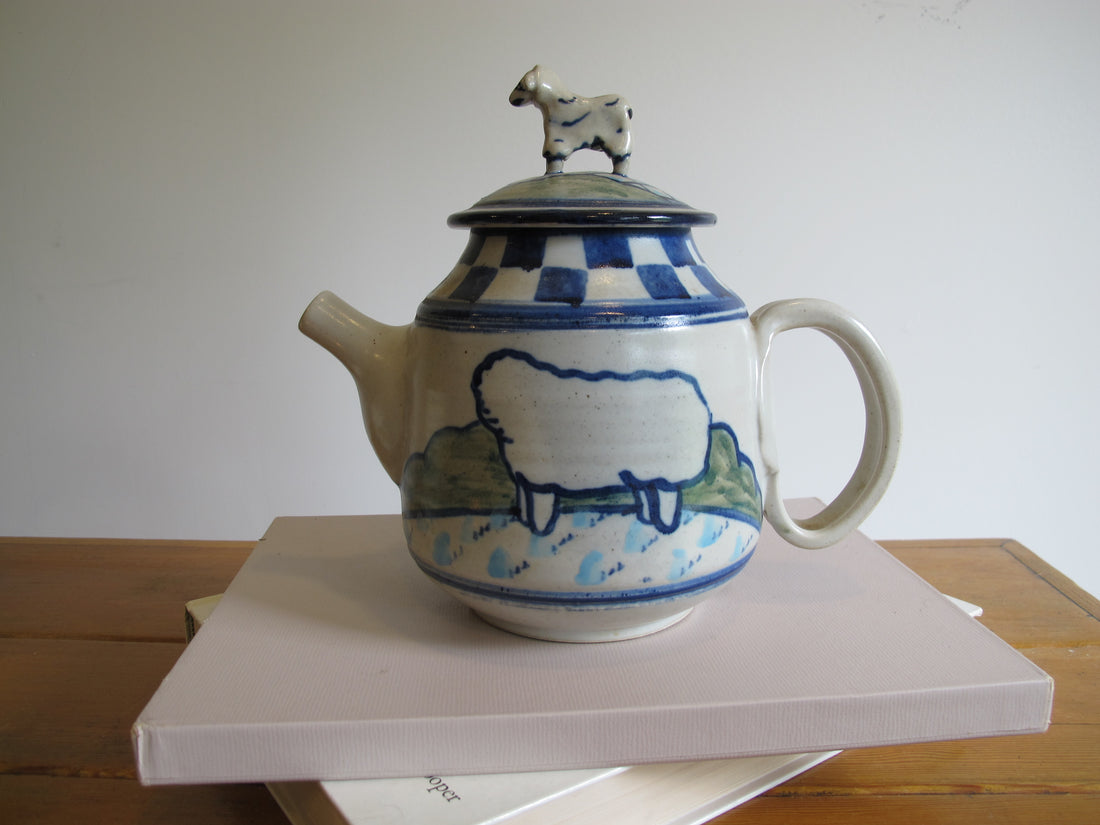Vintage Dean Pottery Teapot – Handcrafted Ceramic Stoneware Tea Pot