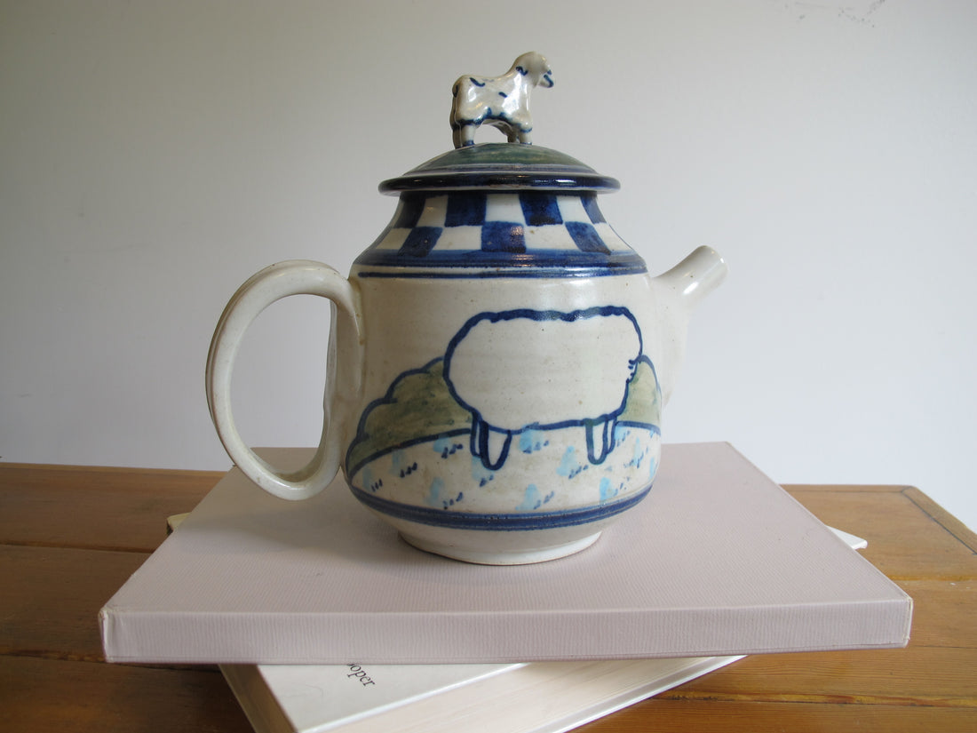Vintage Dean Pottery Teapot – Handcrafted Ceramic Stoneware Tea Pot