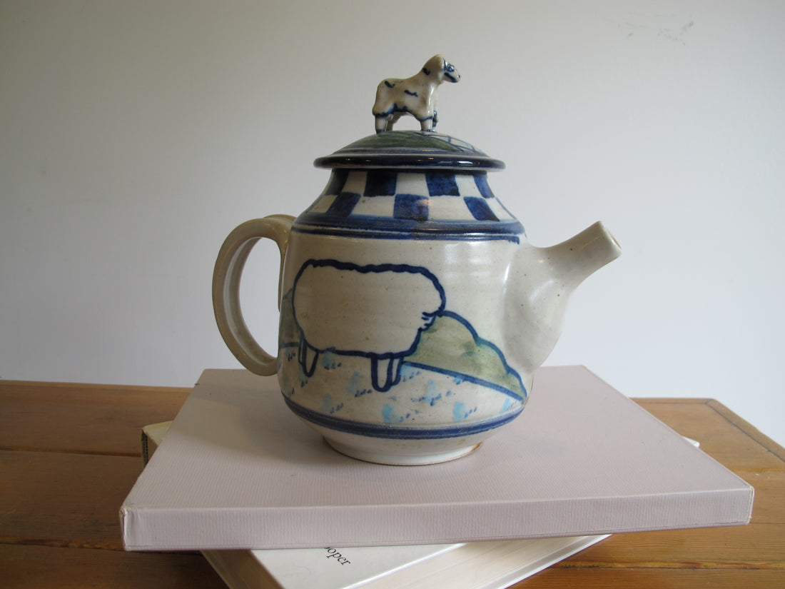 Vintage Dean Pottery Teapot – Handcrafted Ceramic Stoneware Tea Pot