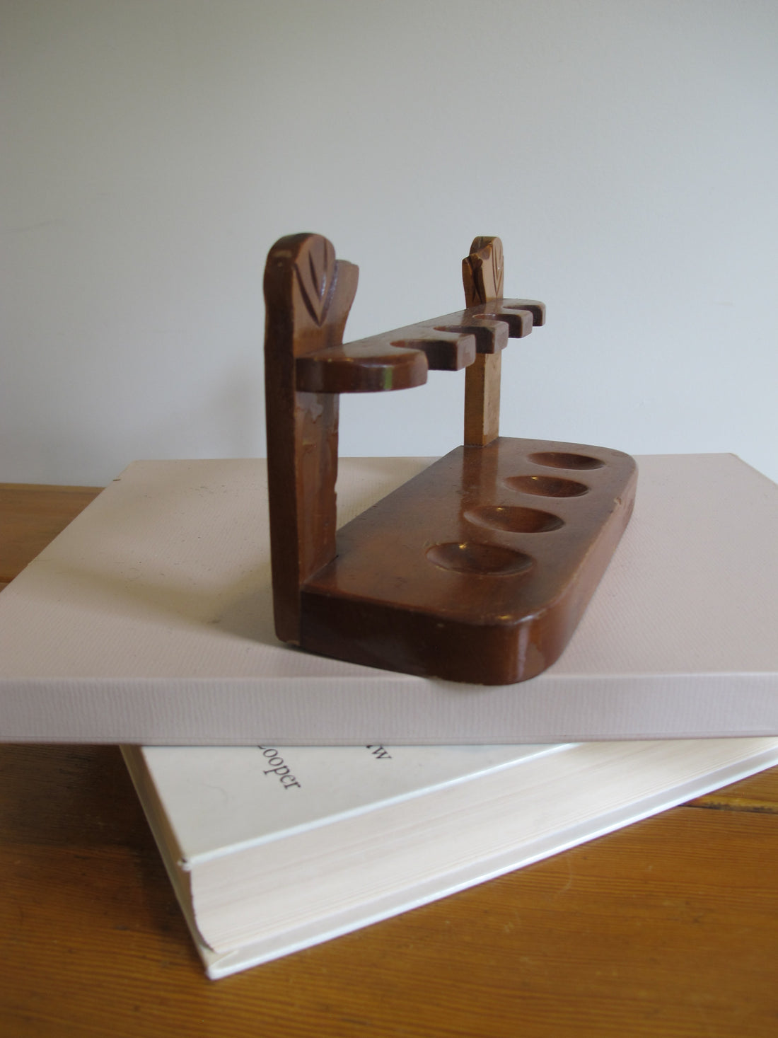Vintage Carved Wood Dog Pipe Holder – Folk Art Smoking Pipe Stand