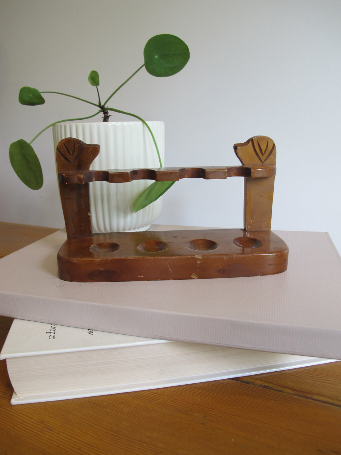 Vintage Carved Wood Dog Pipe Holder – Folk Art Smoking Pipe Stand