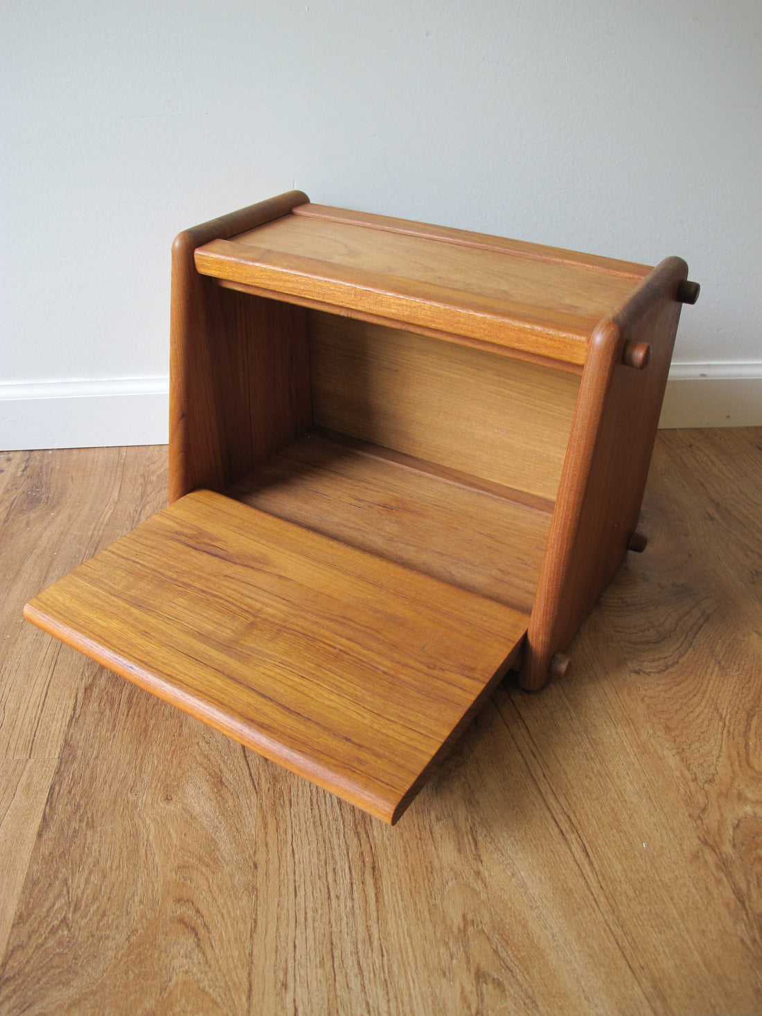 Vintage Teak Wood Bread Box – Handcrafted Thailand Kitchen Storage
