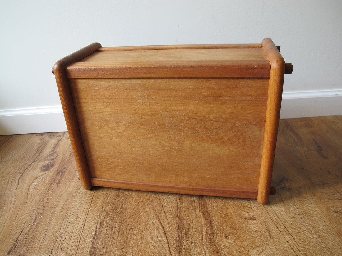 Vintage Teak Wood Bread Box – Handcrafted Thailand Kitchen Storage