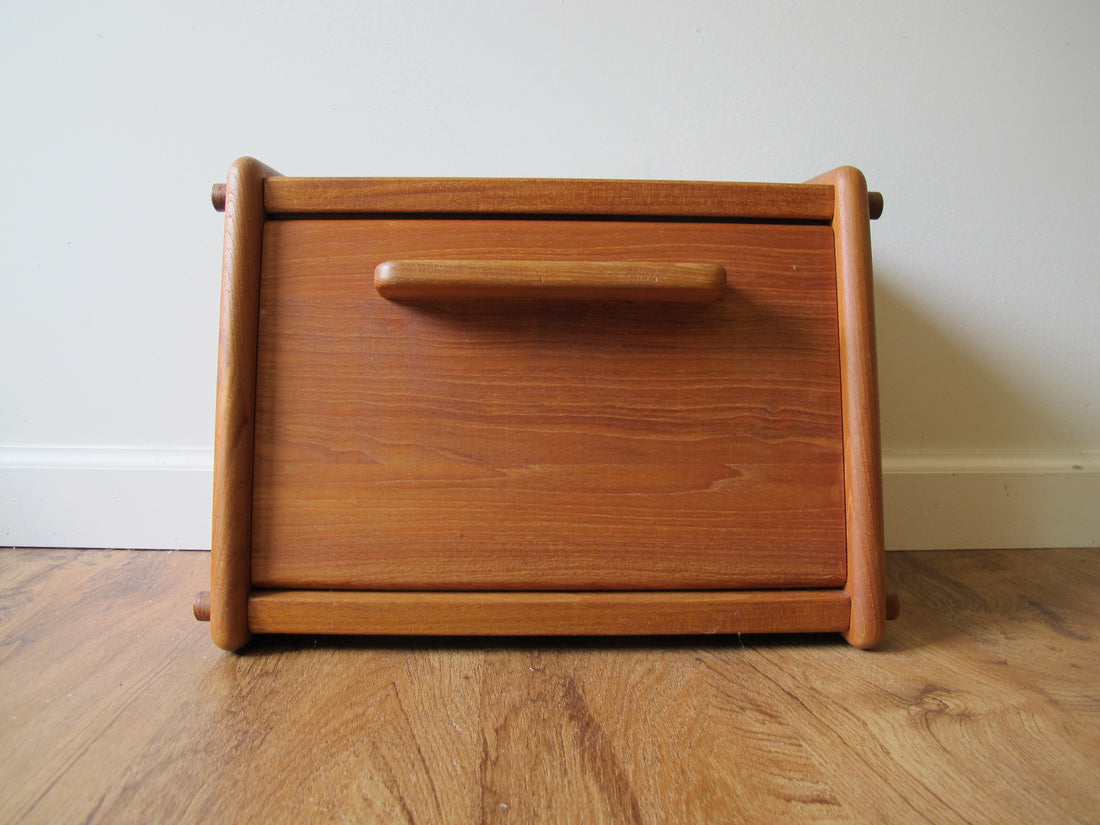 Vintage Teak Wood Bread Box – Handcrafted Thailand Kitchen Storage