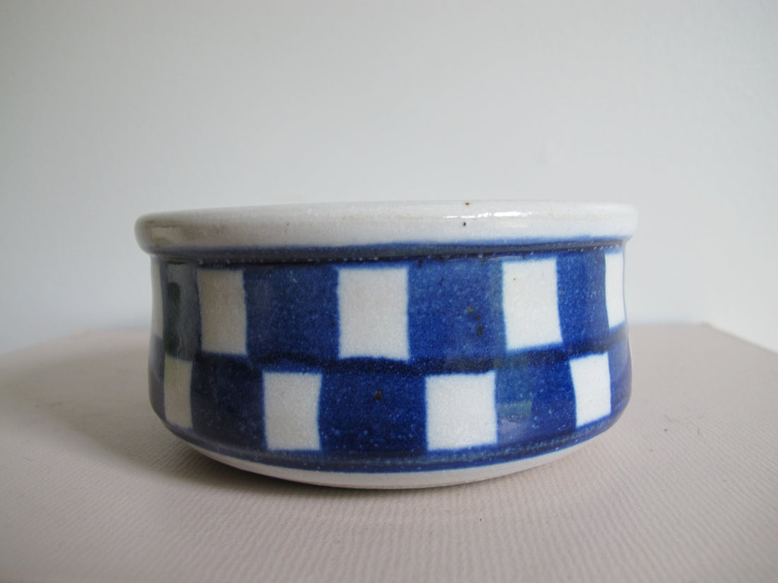 Michael & Linda Soeby Studio Pottery Dog Bowl