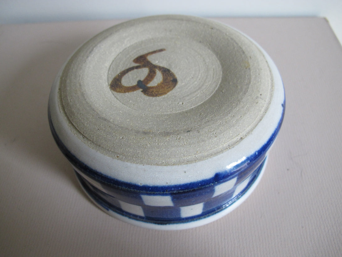 Michael & Linda Soeby Studio Pottery Dog Bowl