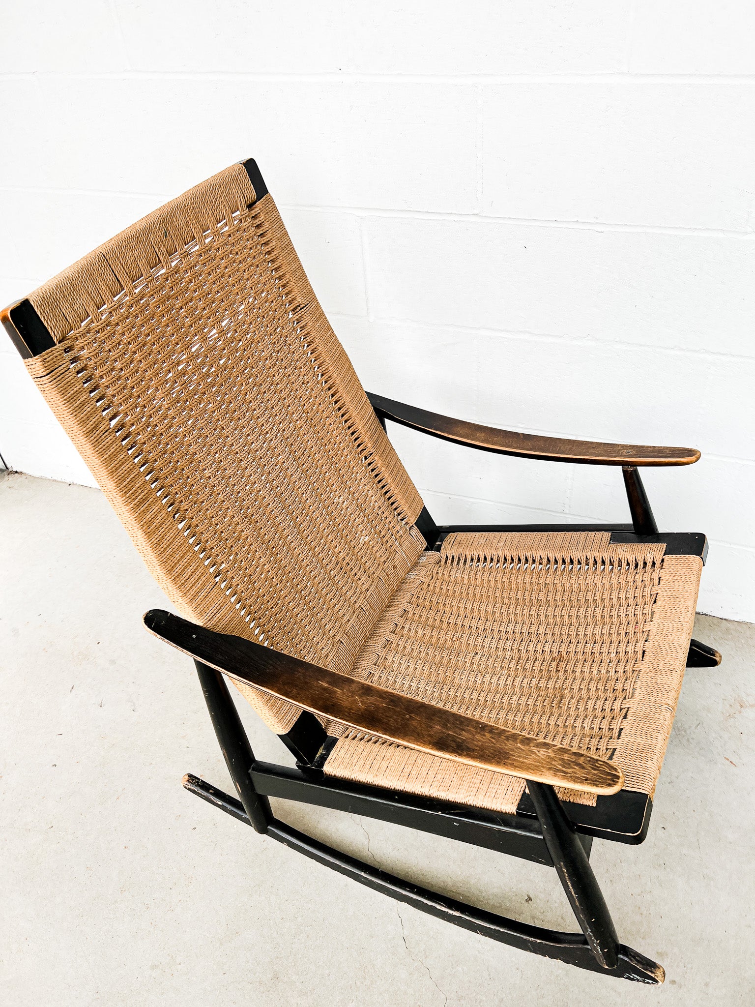 AFM Japan Midcentury Woven Rope Rocking Chair – Portland Revibe