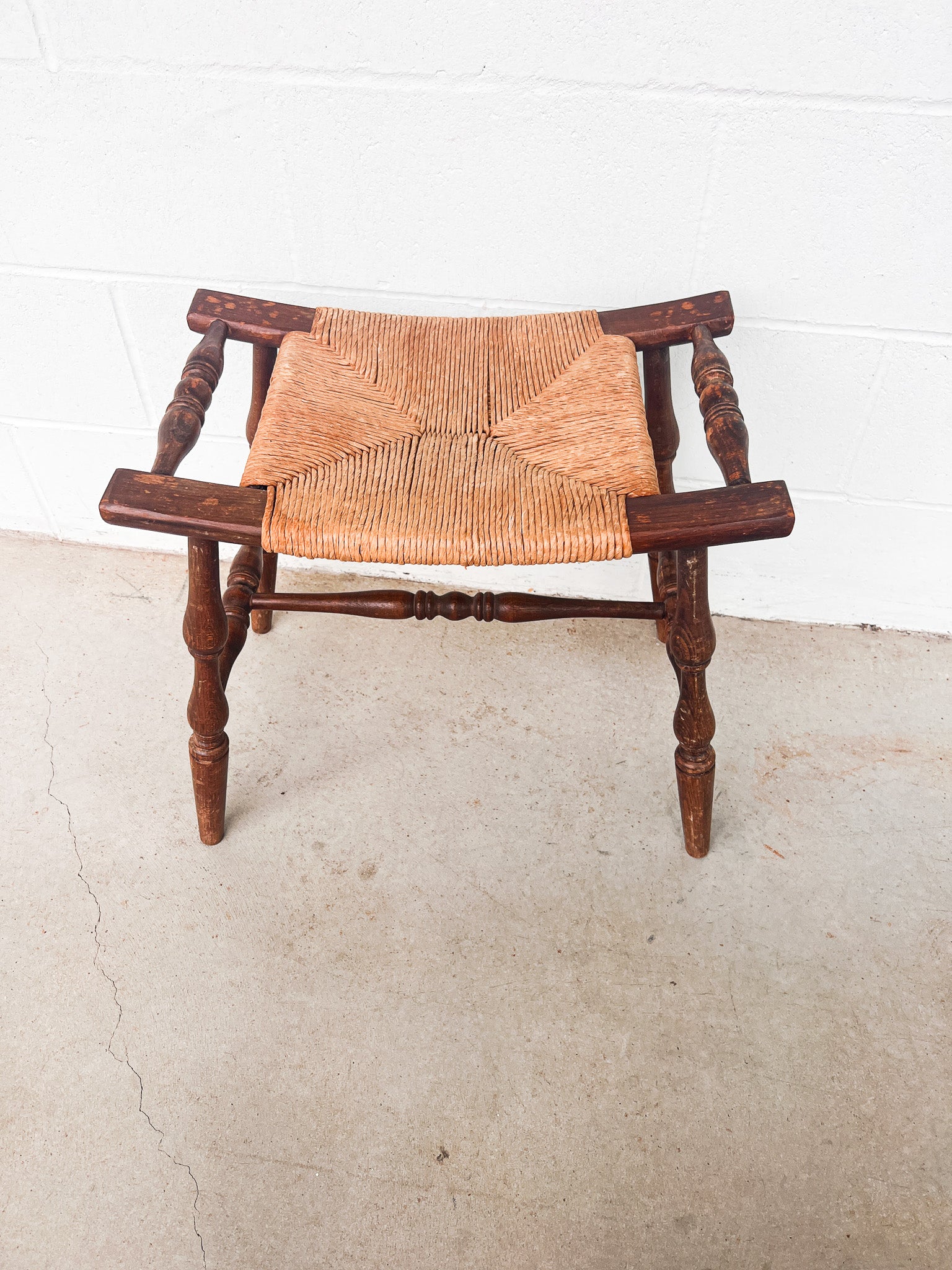 Primitive Curved Woven Rush Bench with Wood Frame – Portland Revibe