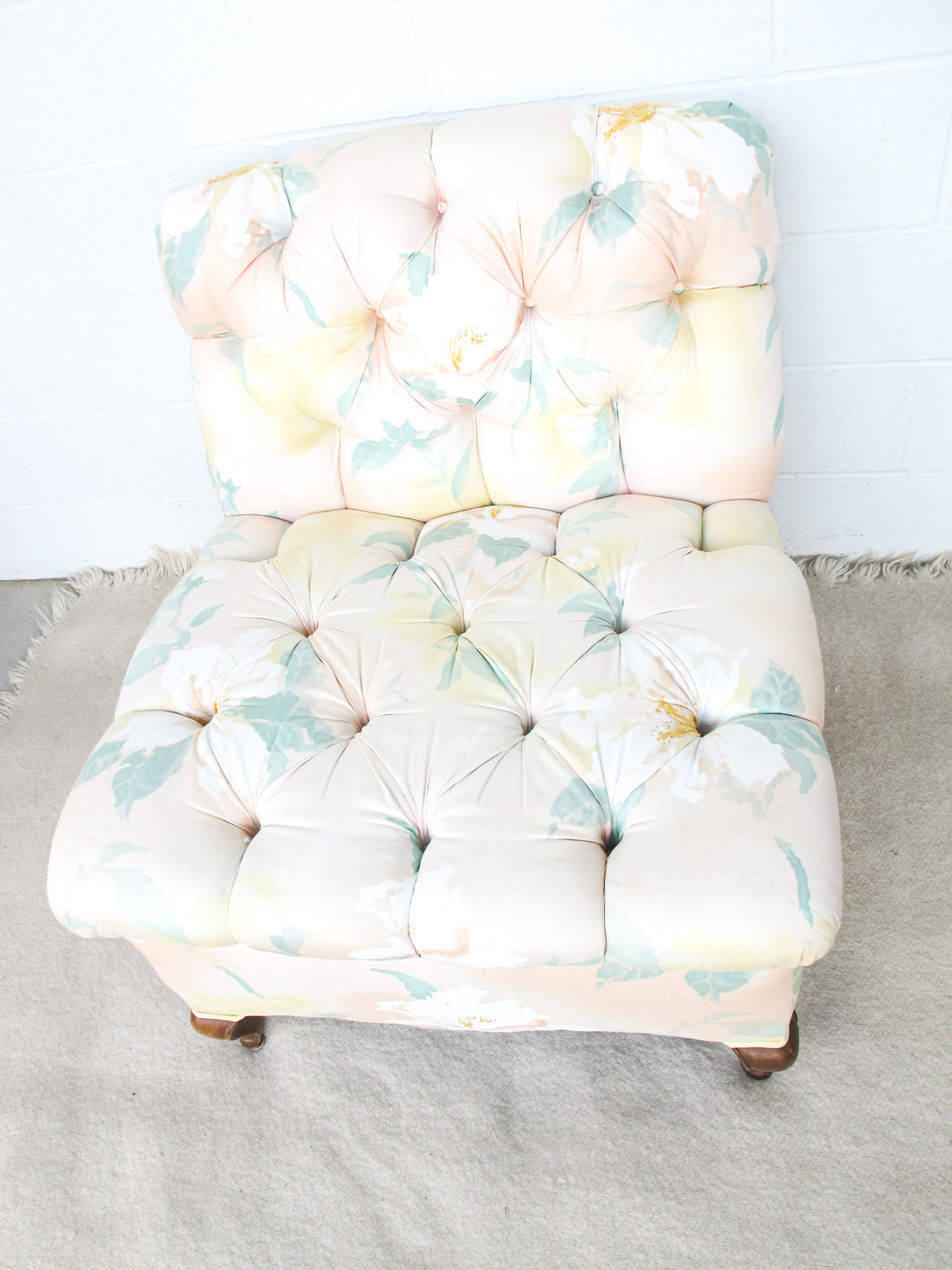 Floral Tufted Oversized Vintage Traditional Chair