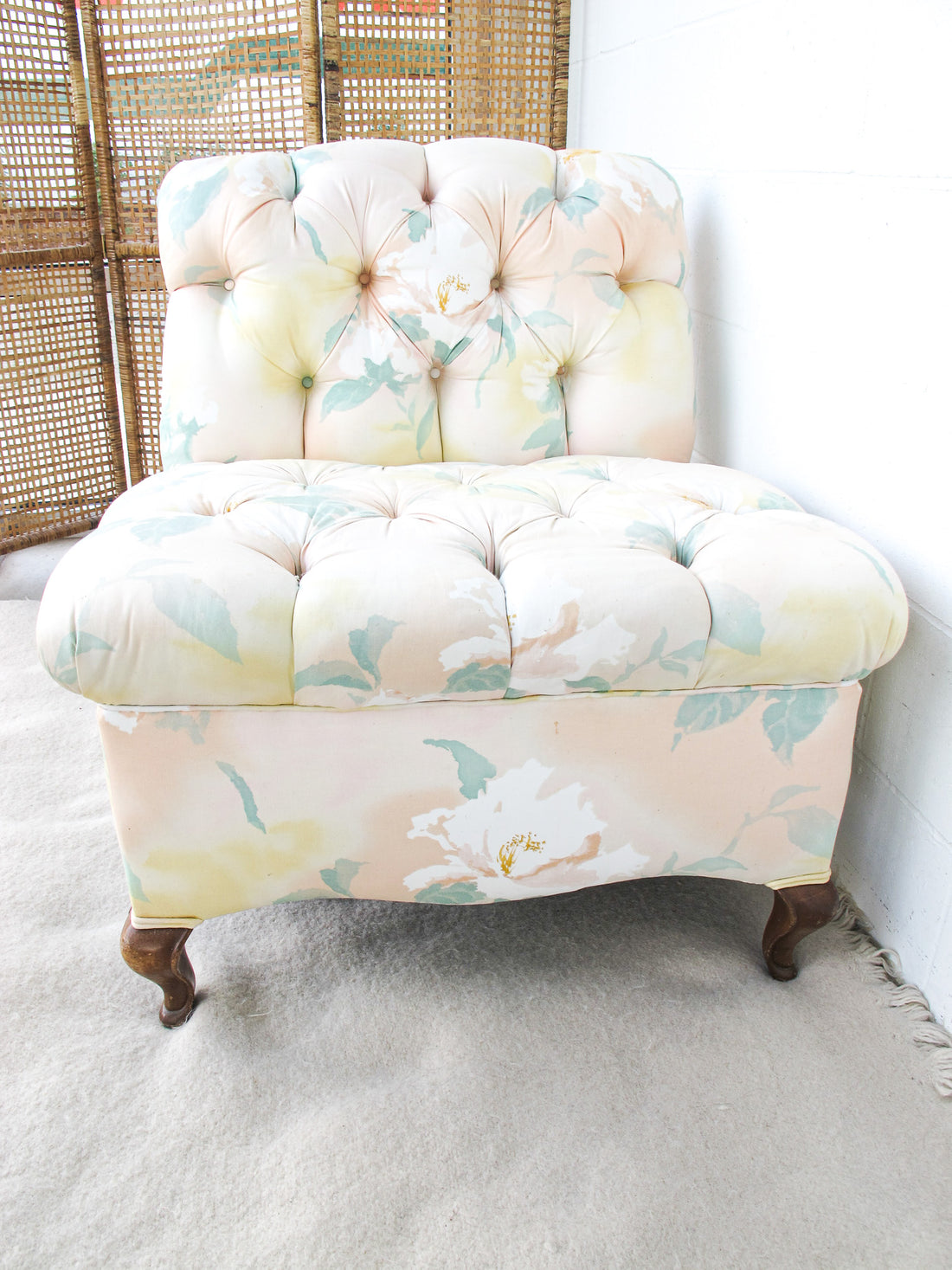 Floral Tufted Oversized Vintage Traditional Chair