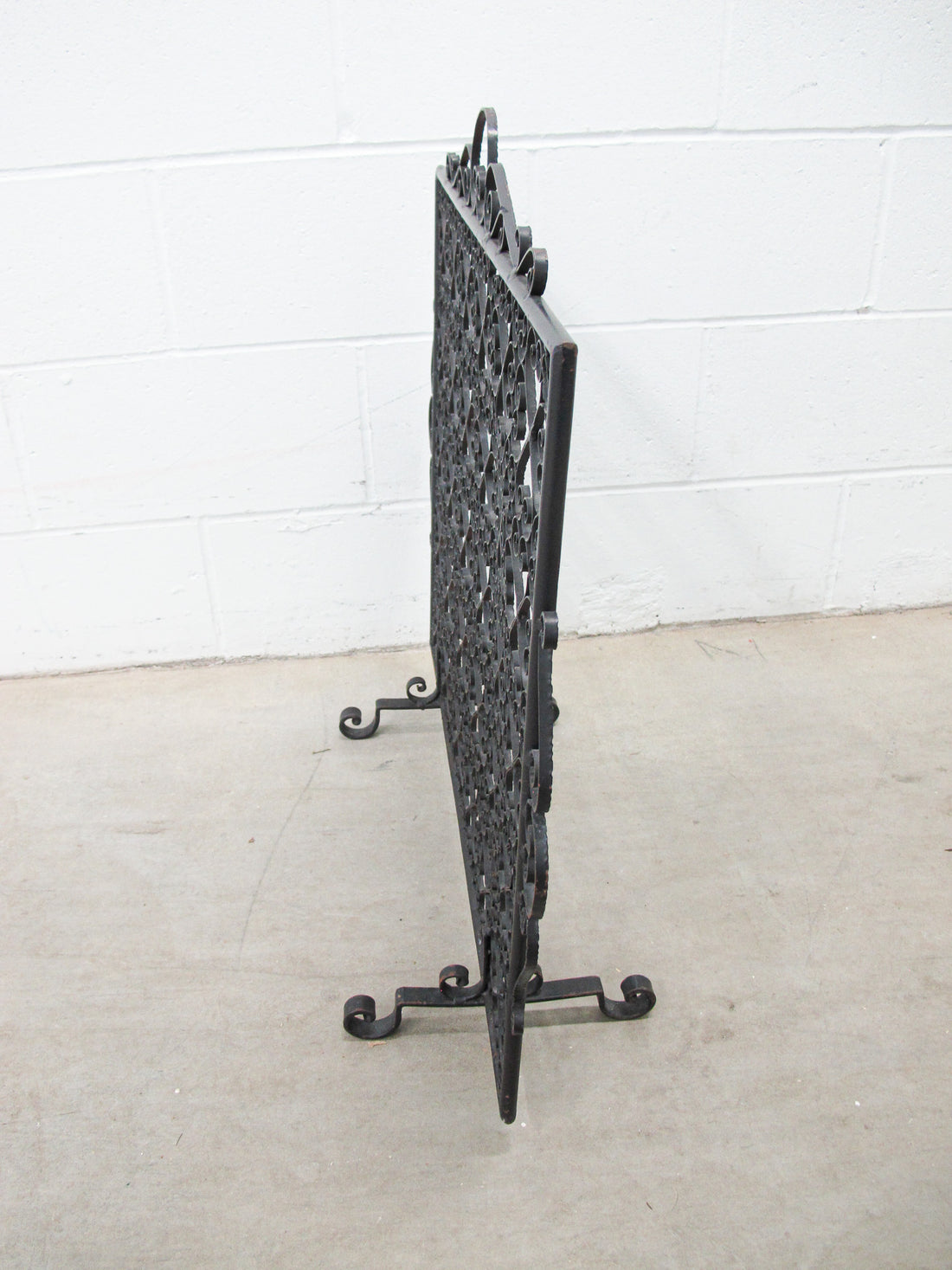 Black Cast Metal Scroll Square Racho Fireplace Screen