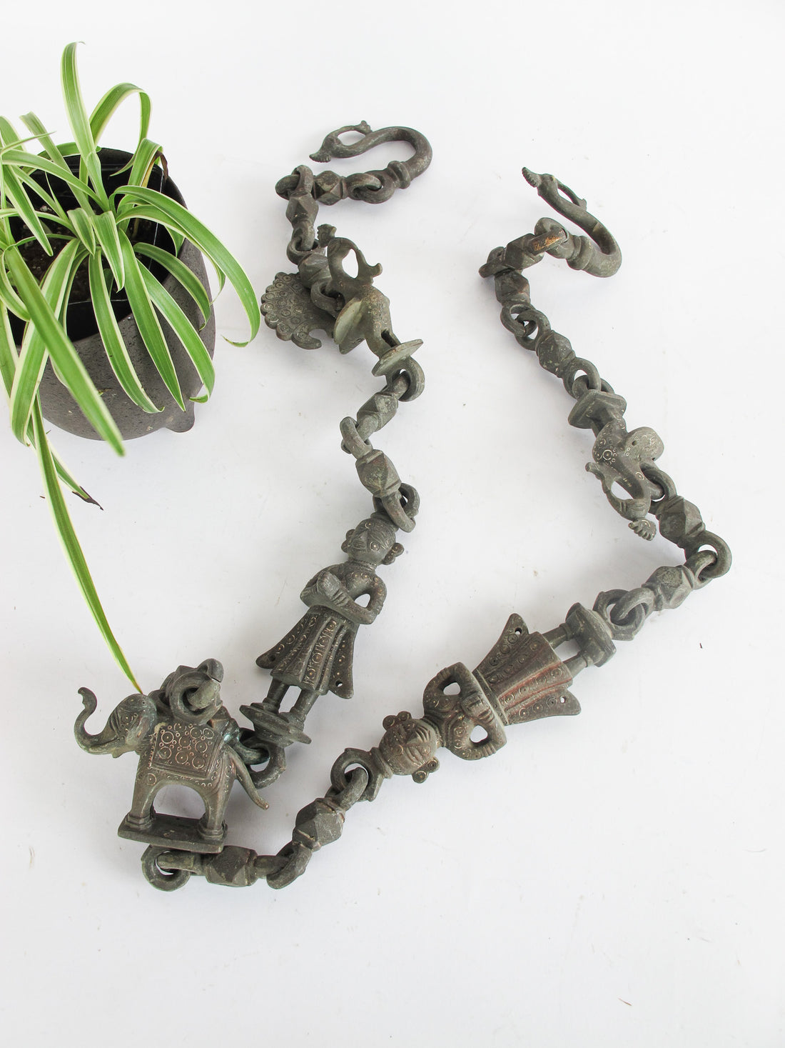 Cast Bronze Figures Elephant Chain