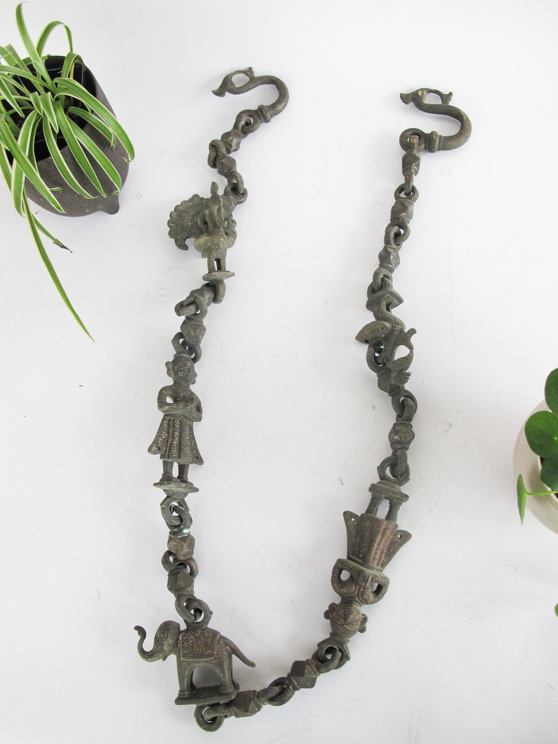 Cast Bronze Figures Elephant Chain