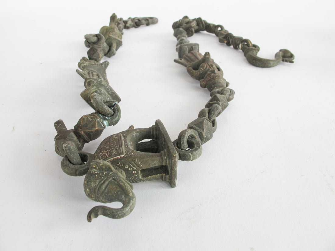 Cast Bronze Figures Elephant Chain