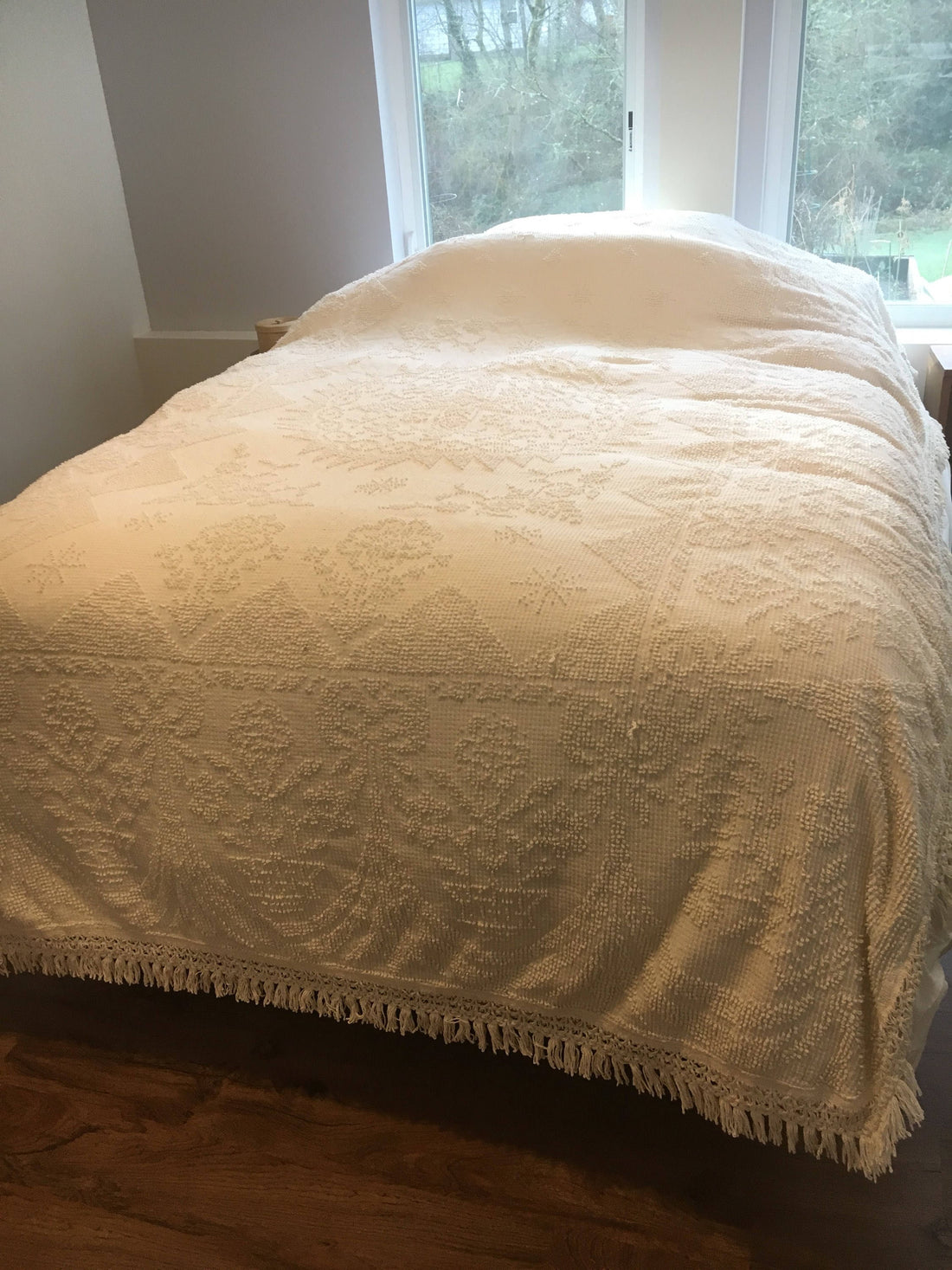 Twin/Full Vintage JC Penney Pilgrim Pride Nubby White Cotton Blanket with Fringe