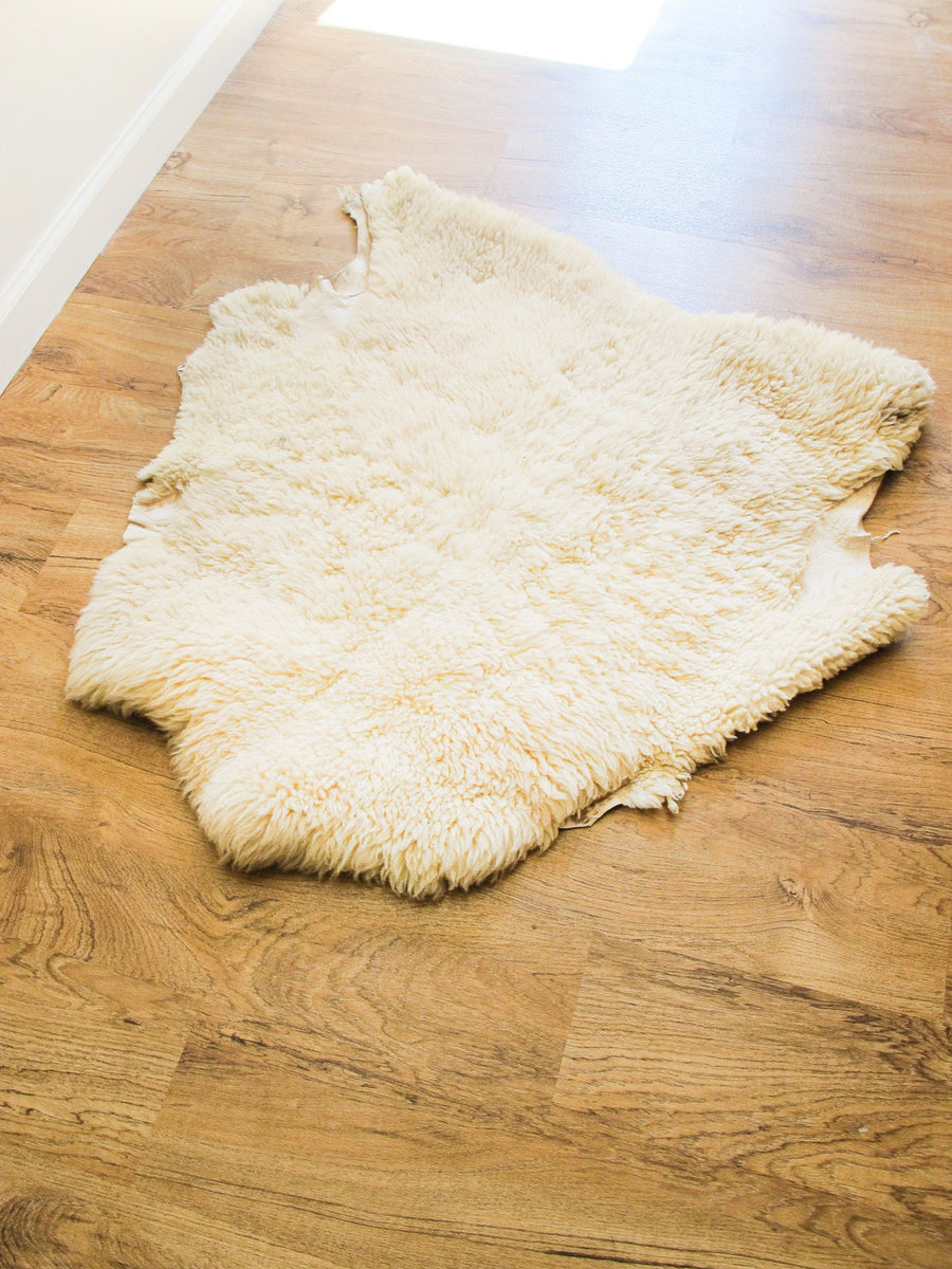 Unbleached Natural Sheep Skin Area Rug Throw
